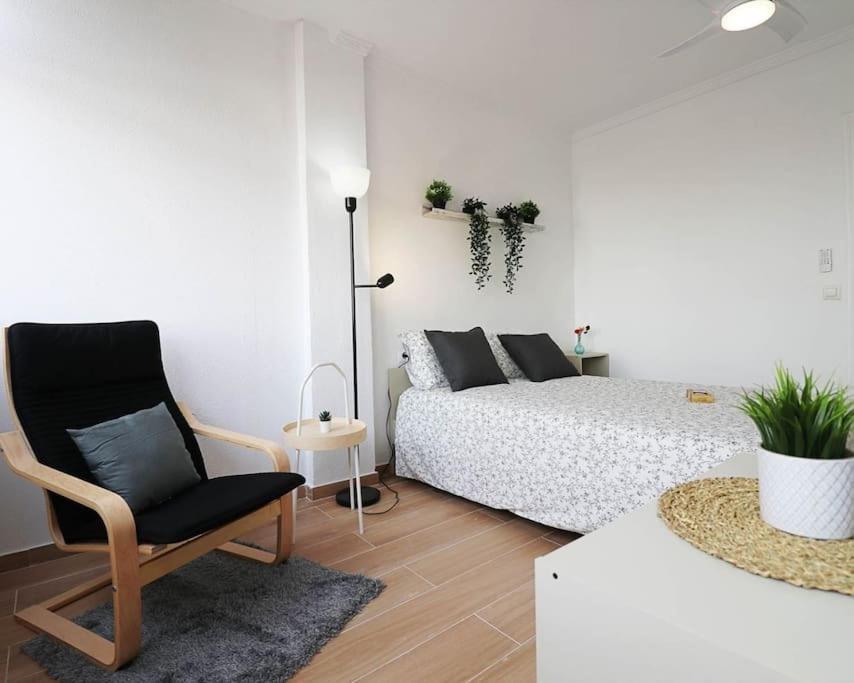 Brand New Apartment. 400 Meters Best Beach トレビエハ エクステリア 写真